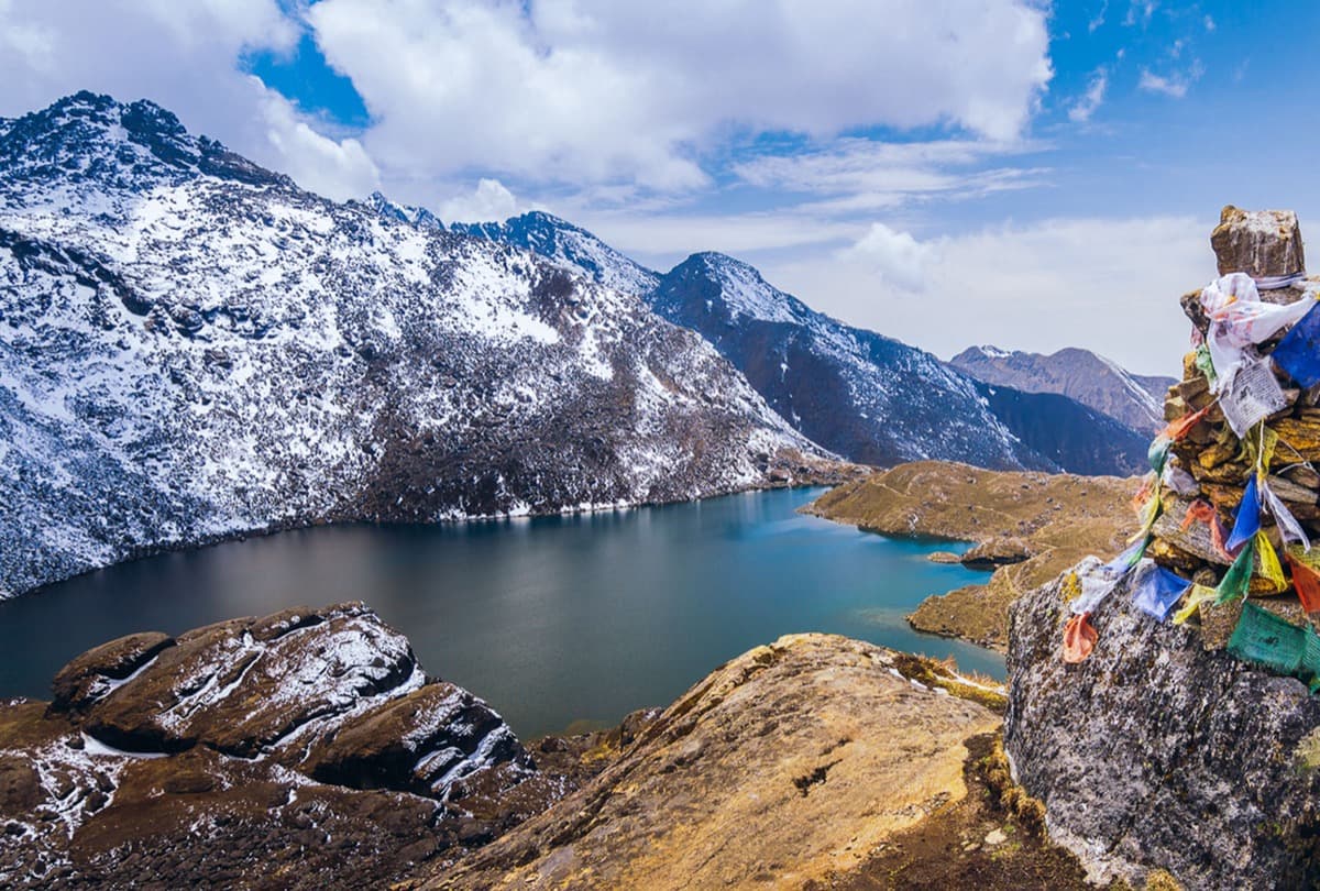 Finding the Right Crew: How to Choose the Best Trekking Operator in Nepal